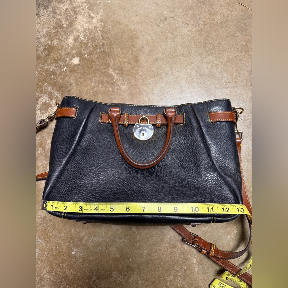 Dooney and Bourke purse - Picture 6 of 10